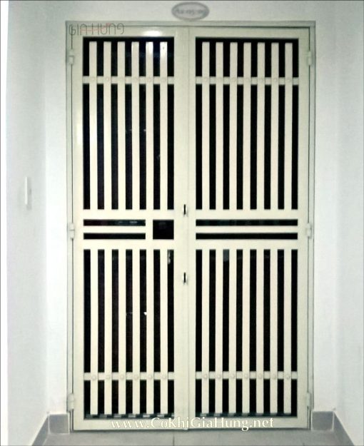 Mẫu cửa sắt chung cư sơn tĩnh điện CK793 đã có mặt tại Cơ Khí Gia Hưng - TpHCM