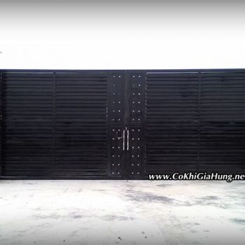 Mẫu cửa cổng sắt nhà xưởng GHC 1318 đường Nguyễn Hữu Trí, Huyện Bến Lức, Long An